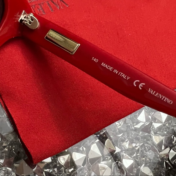 Authentic  ❤️‍🔥Valentino Red Stud 681S Womens Sunglasses - Picture 11 of 16